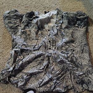 Women's Black & White Paisley Short-Sleeve Blouse